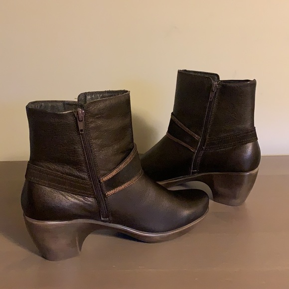 🆕 NAOT Metallic Leather Booties - Women’s Size 40 - Picture 5 of 7